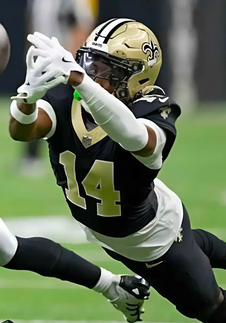 Saints Jersey Rumors: This Second-Year Defender Wants Derek Carr's Number