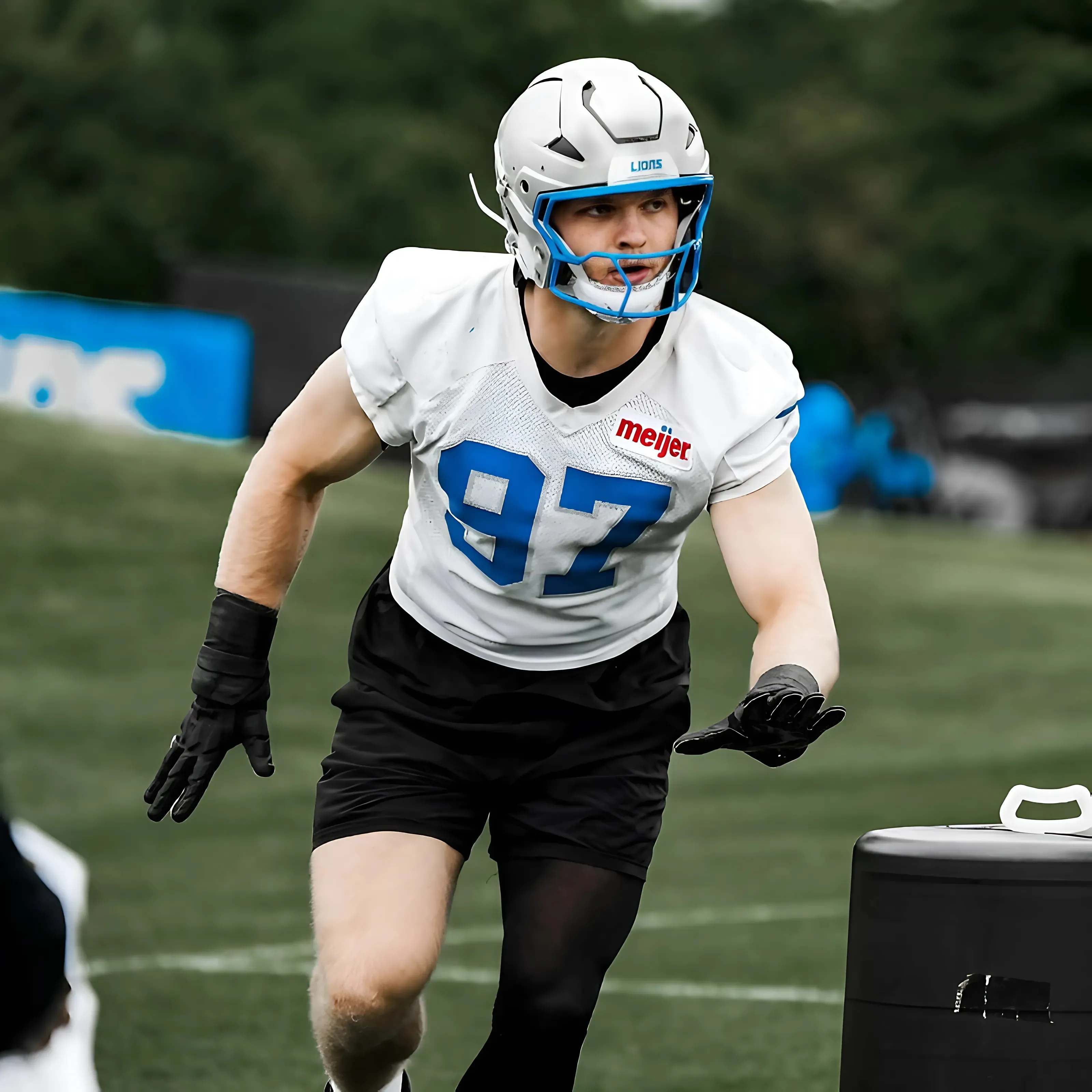 Lions predicted to pair Aidan Hutchinson with former $66 million Pro Bowl edge rusher