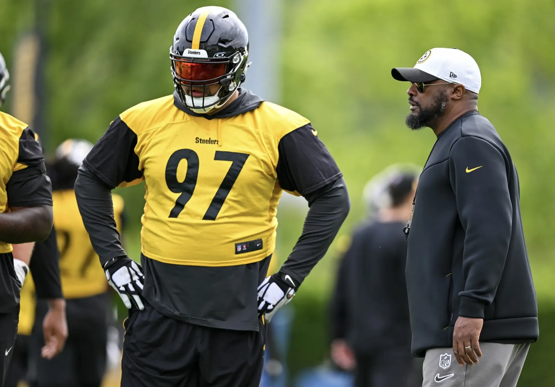 Steelers’ tackle flip-flop makes Mike Tomlin look painfully short-sighted