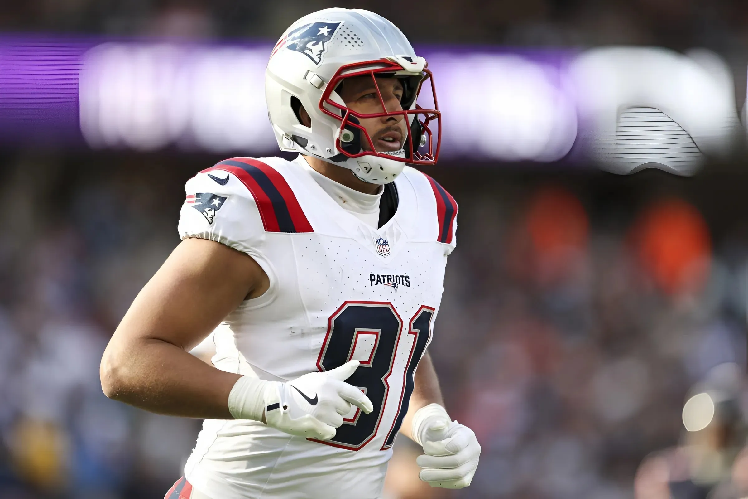 Patriots Trade Scenario Swaps Austin Hooper for Top 5 Pick