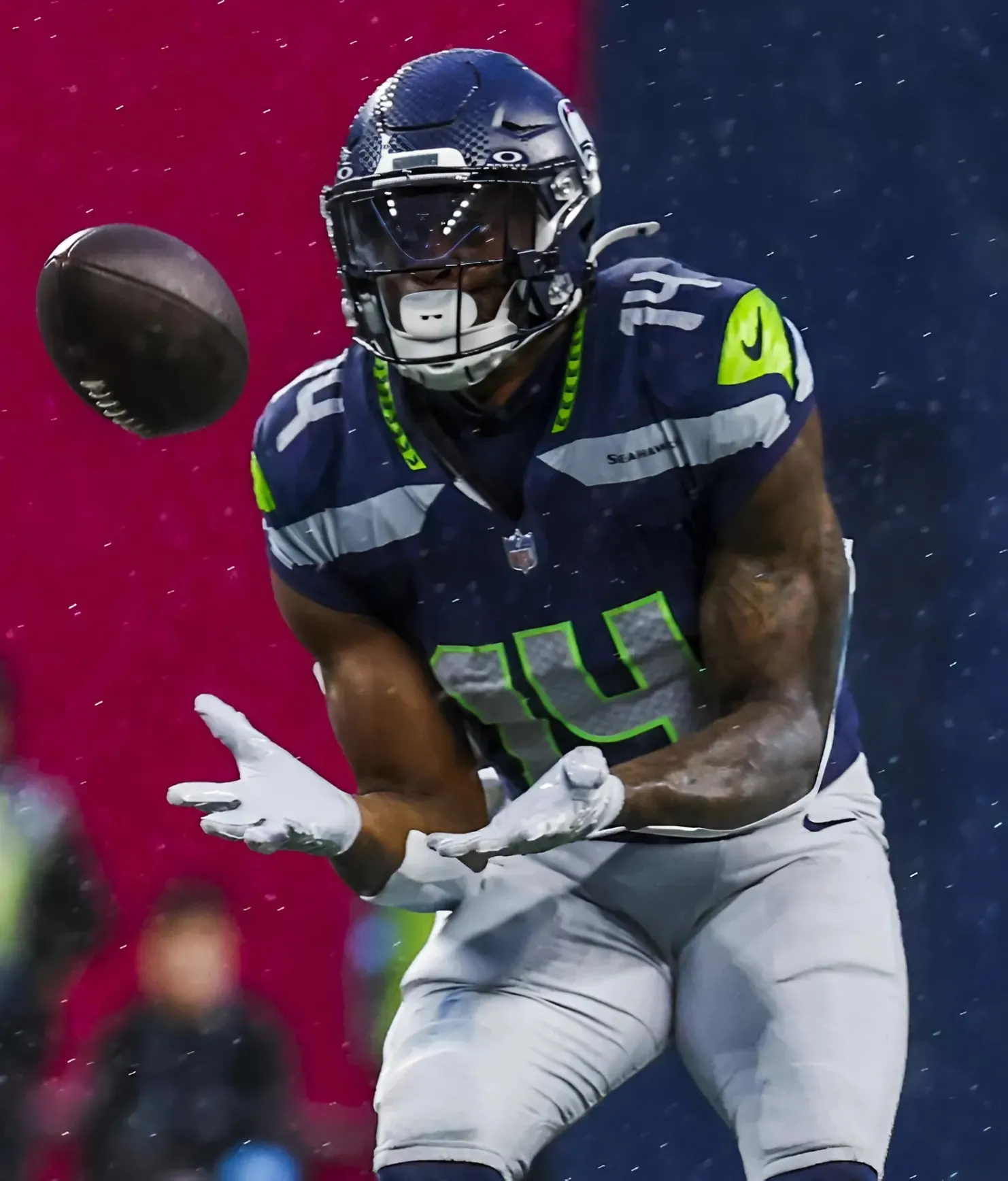 Ex-Seahawks WR Calls DK Metcalf “Overrated” After Trade to Steelers