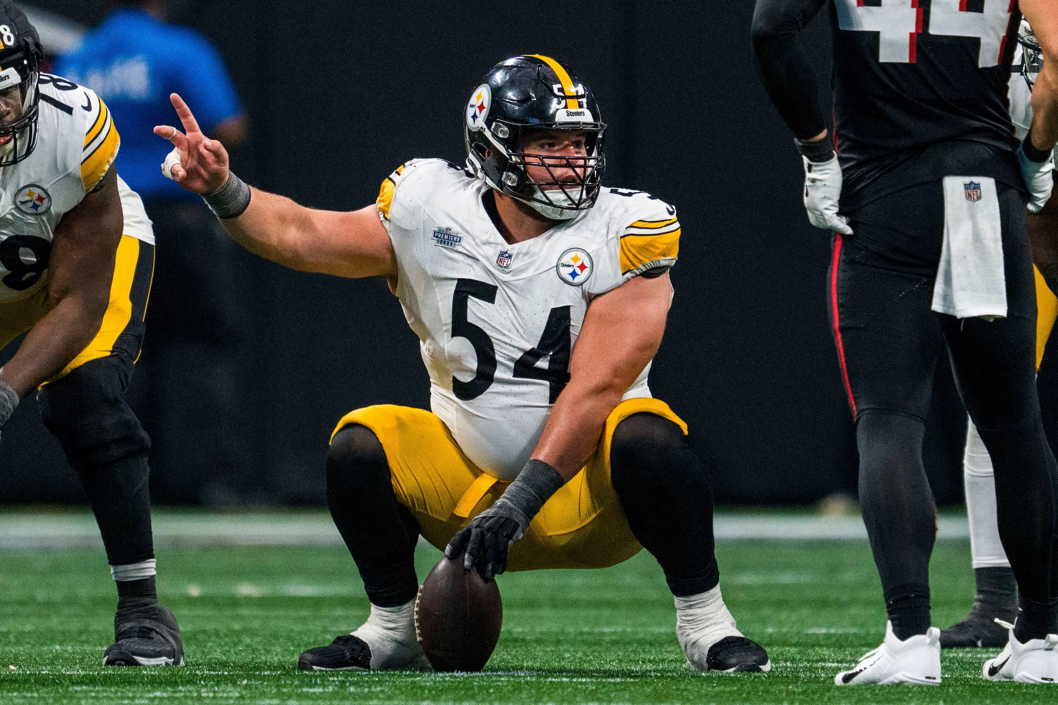 Steelers Young Leader Sends Subtle Message To Indecisive Aaron Rodgers Steelers Young Leader Sends Subtle Message To Indecisive Aaron Rodgers