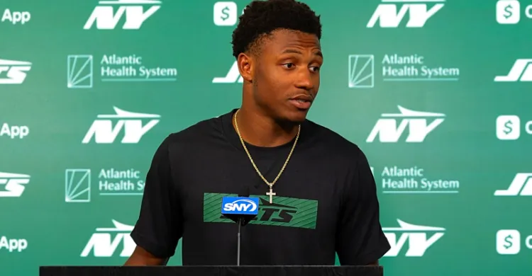 Jets’ Arian Smith is turning heads and taking on more responsibility Jets’ Arian Smith is turning heads and taking on more responsibility