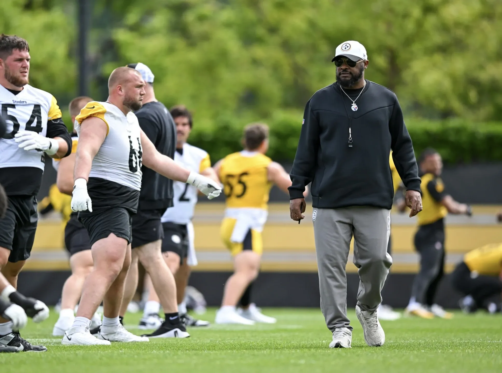 Steelers are suggested to turn to an aging receiver to rebuild the receiver room