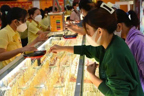 GIÁ VÀNG ngay lúc này: Nhà đầu tư chính thức "m:éo m:ặt" rồi, cơm tối cũng b;ỏ n:uốt không trôi