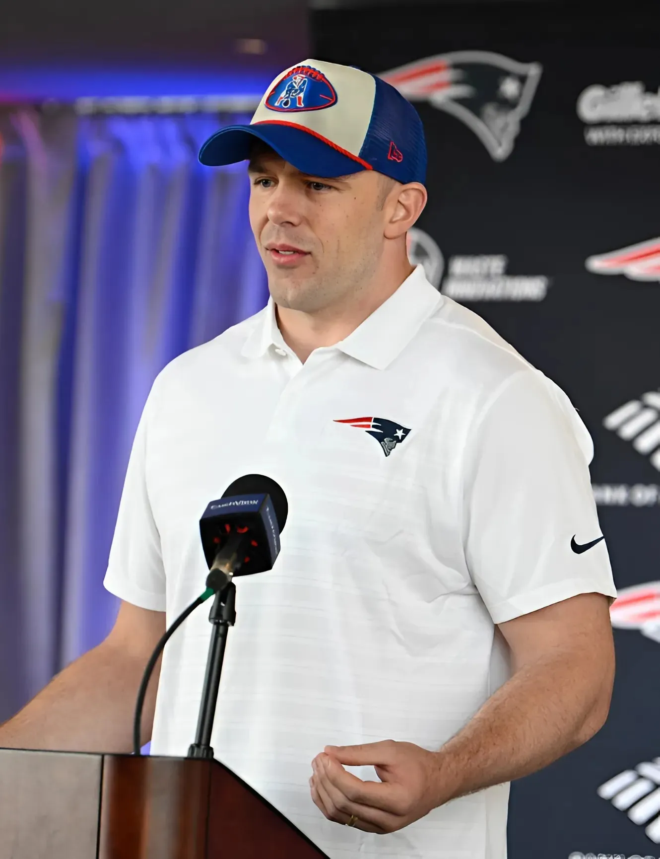 Patriots LB Delivers Inspiring Message to Younger Teammates