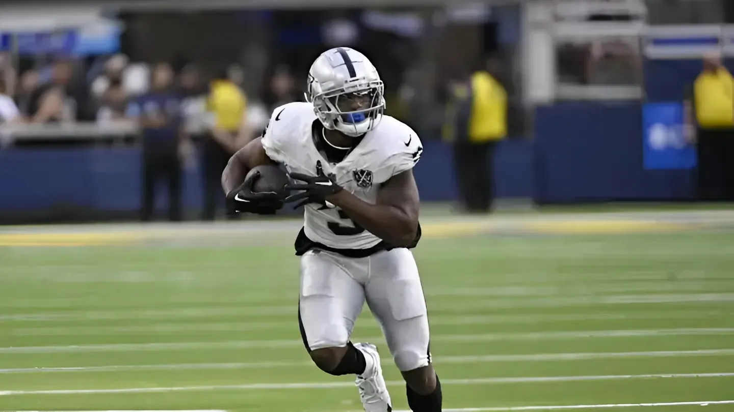 Insider Suggests Raiders Week 1 Starter From Last Season Is on Chopping Block