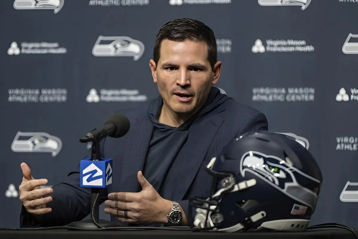 Seahawks Land 6-Foot-6, 307-Pounder in Latest NFL Roster Moves