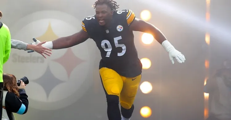 Steelers' Keeanu Benton Sends Challenging Message To Pittsburgh's Rookie Defensive Tackles
