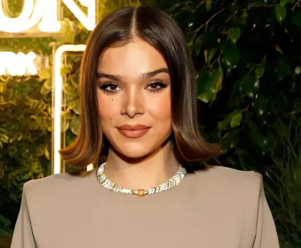 Hailee Steinfeld’s Dress Turns Heads in Leaked Photos From Josh Allen Wedding