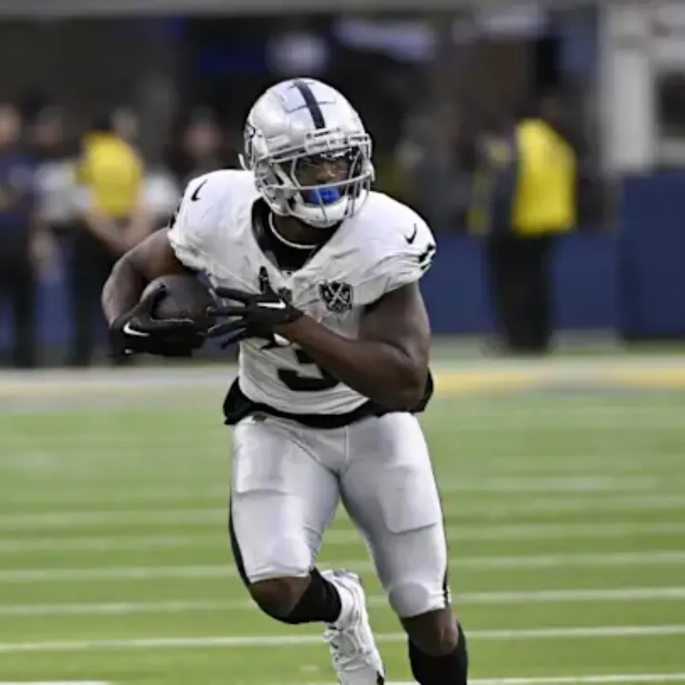 Former Week 1 starter Zamir White 'fighting for a roster spot' as Raiders shift focus to rookie sensation Ashton Jeanty – insiders say last year’s RB1 could be CUT before training camp - suong
