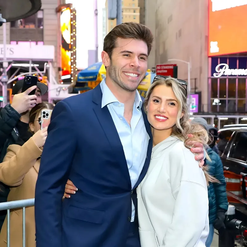 Bachelor’s Kaity Biggar ‘Said Yes to the Dress’ Before Zach Shallcross Wedding tram