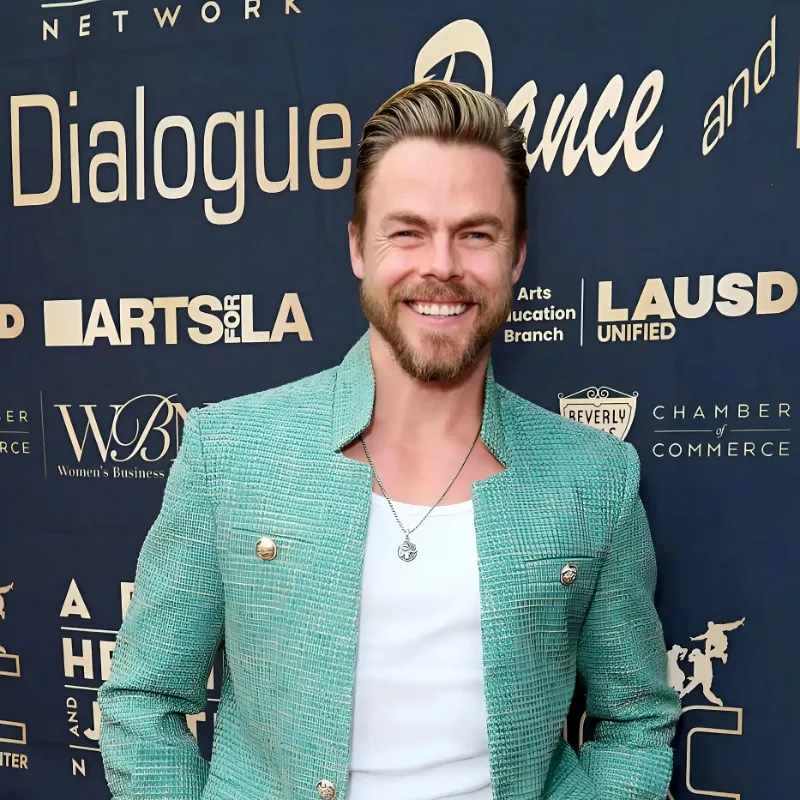 Derek Hough Teases Taylor and Tay Lautner ‘Might Actually Happen’ on ‘DWTS’ tram
