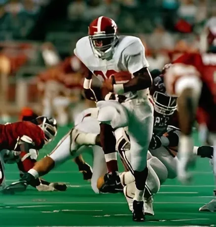 How many former Alabama players are eligible for the College Football Hall of Fame?