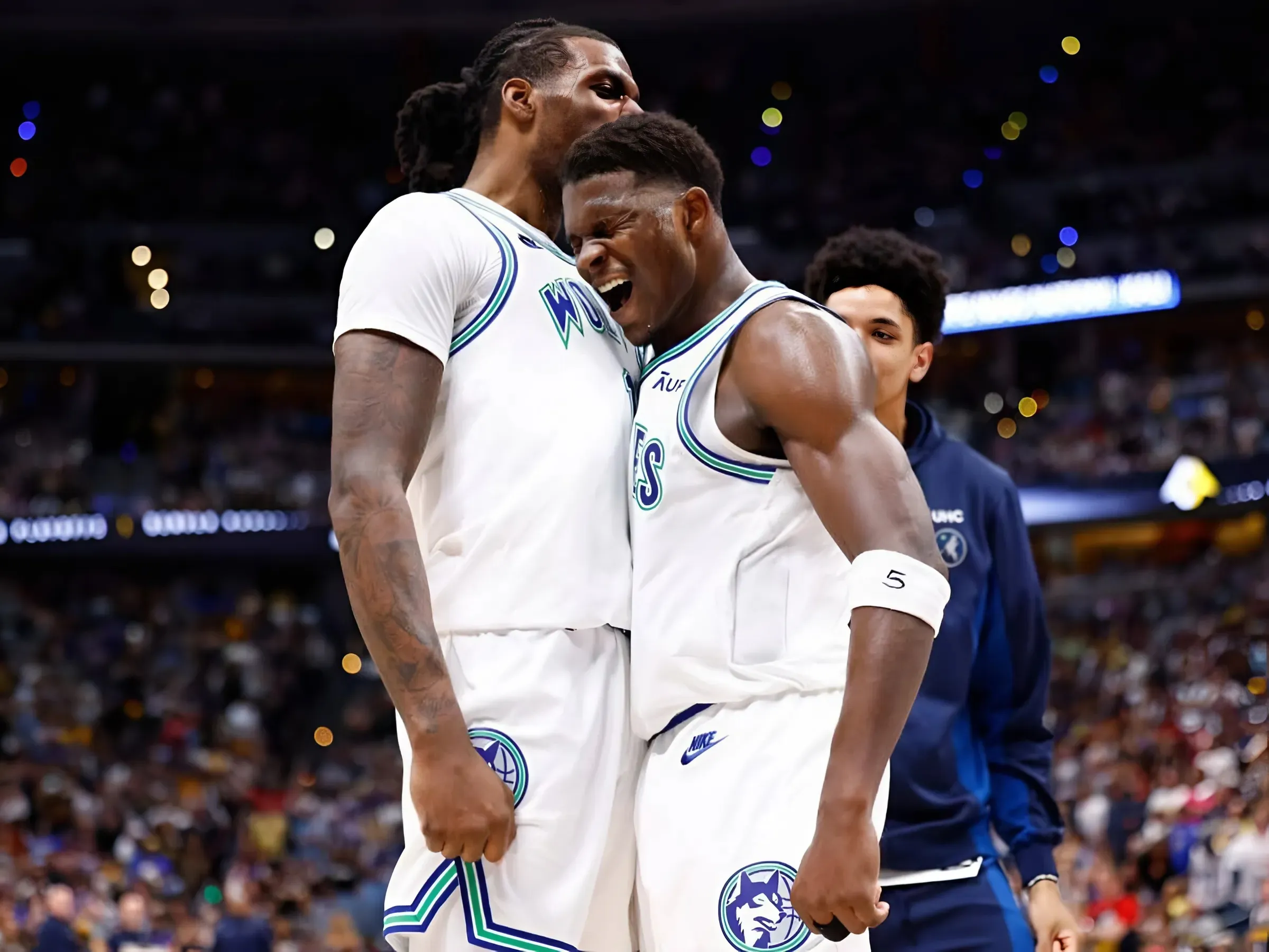 Warriors Dubbed Betting Favorites to Land $42 Million Big Man