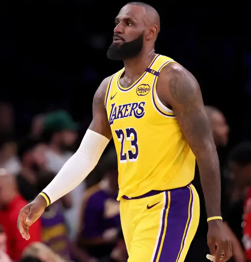 LeBron James’ Former Teammate Shares Wild Club Story About Lakers Star