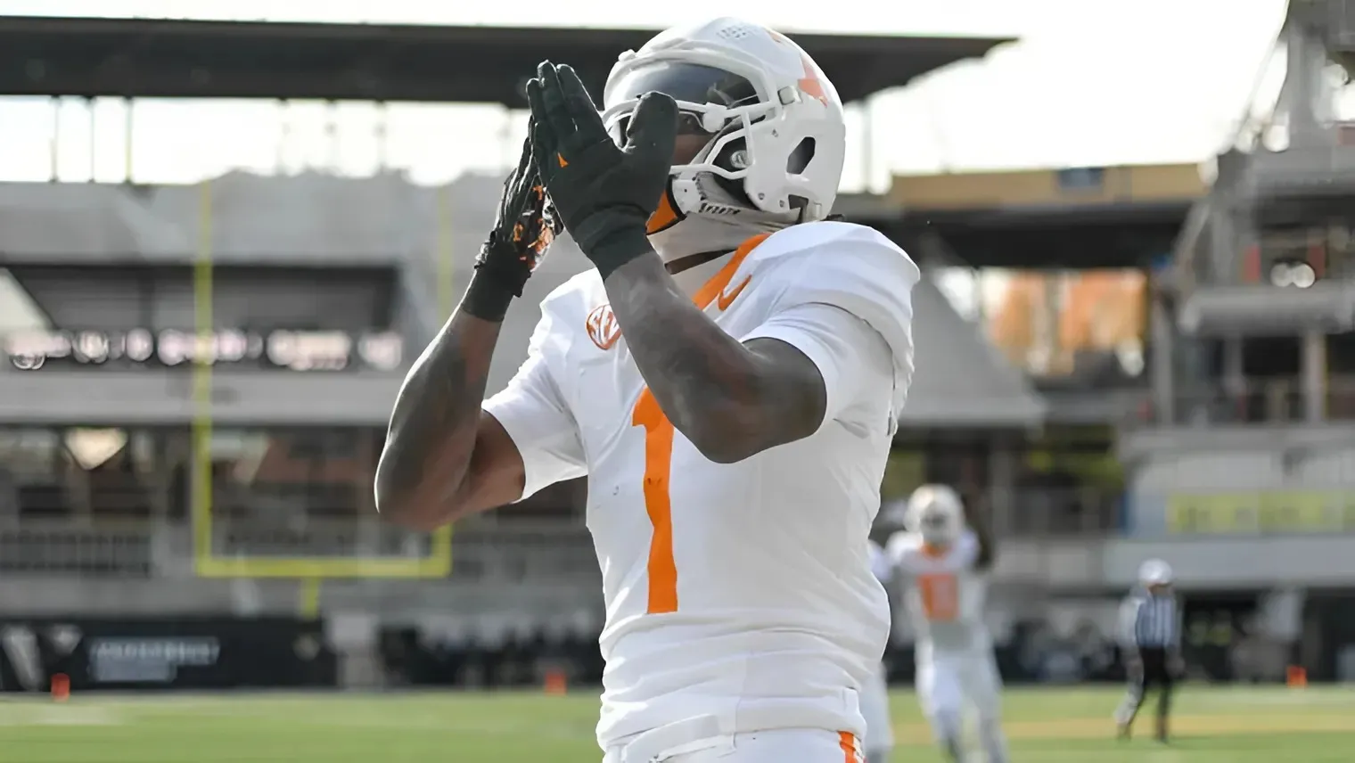 Raiders Rookie Dont'e Thornton Impresses, Ahead of Schedule at OTAs