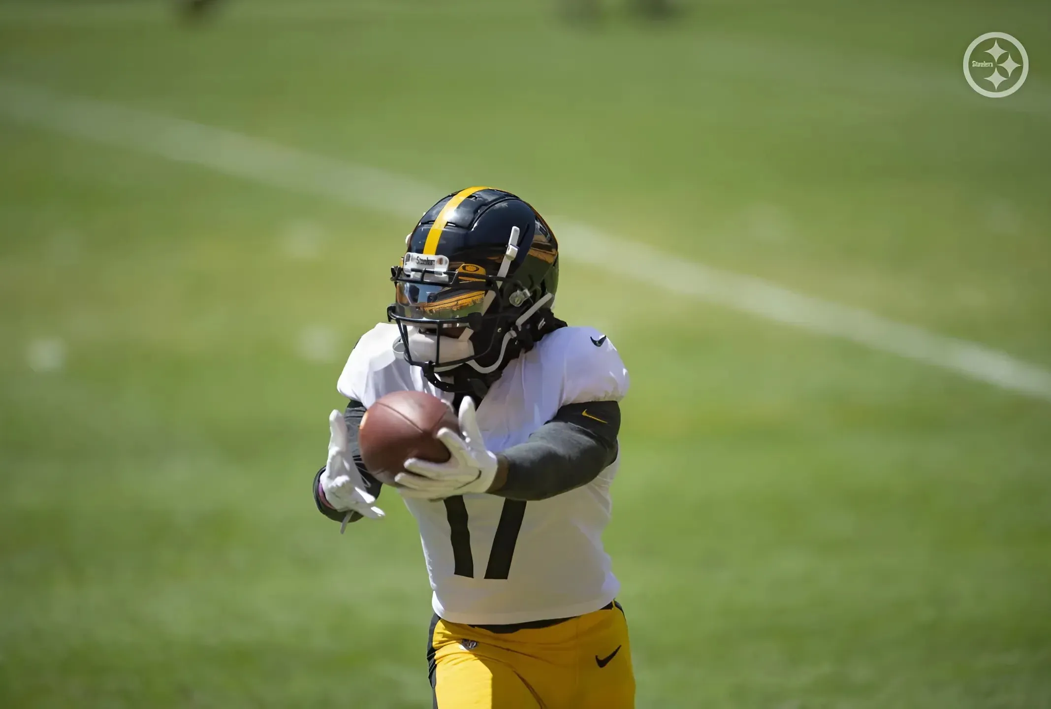 Steelers Could Seek Unexpected Reunion To Boost Receiving Corps