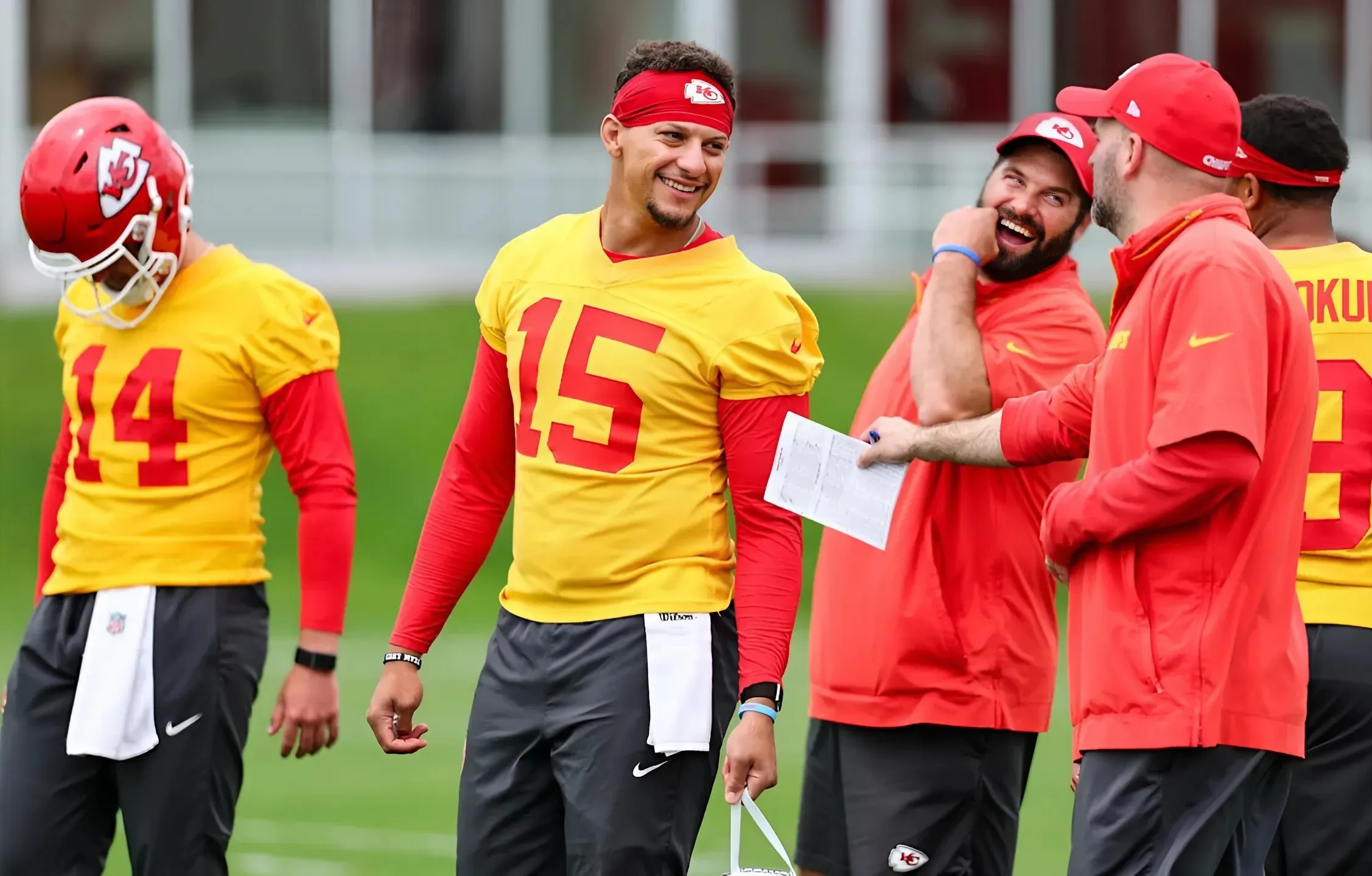 Patrick Mahomes' Wordless Reaction to Chiefs' New Post