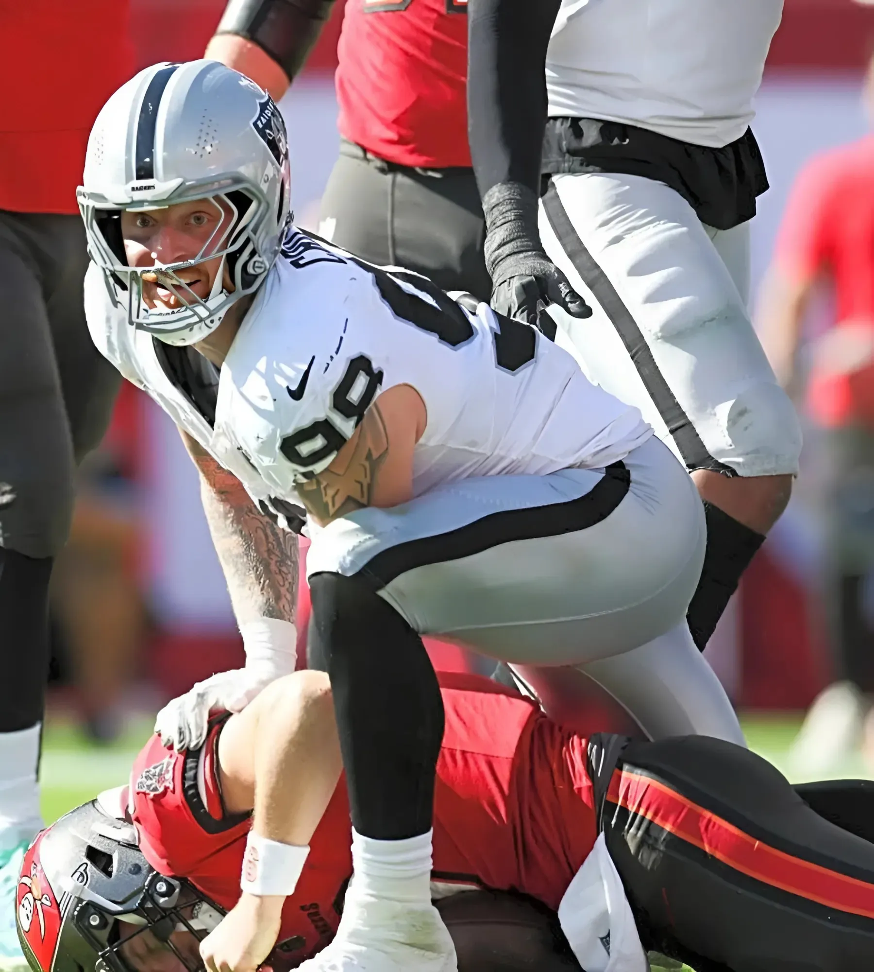 Maxx Crosby is showing Geno Smith something he's never seen every single day of Raiders OTAs