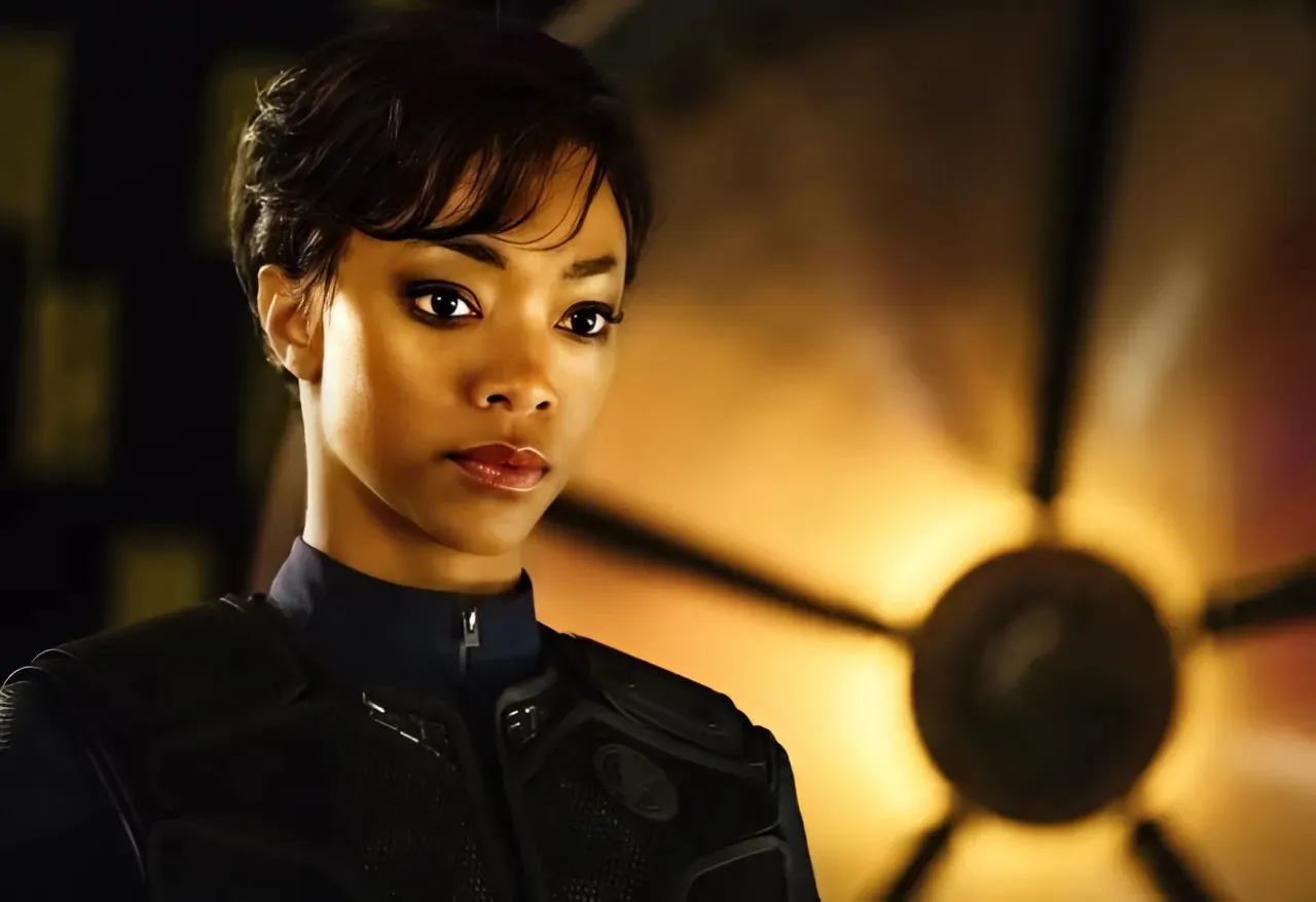 Star Trek & The Walking Dead Star Explains How Each Franchise's Character Would Fare In Each Other's Universe