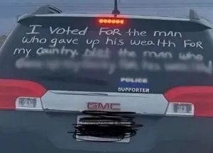 F. This SUV’s Back Window Message Sparks Powerful Reactions!