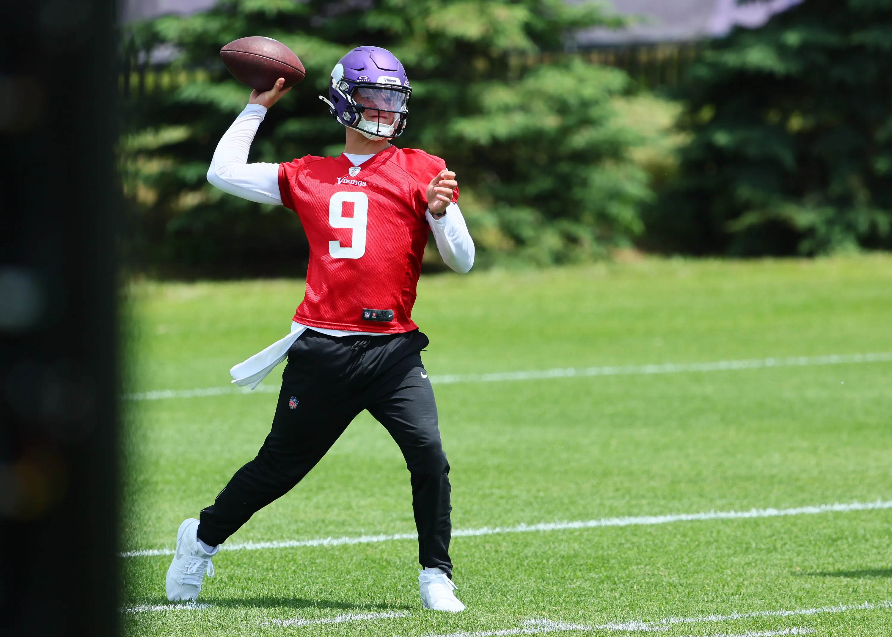 Justin Jefferson bravely confirms J.J. McCarthy is not armless
