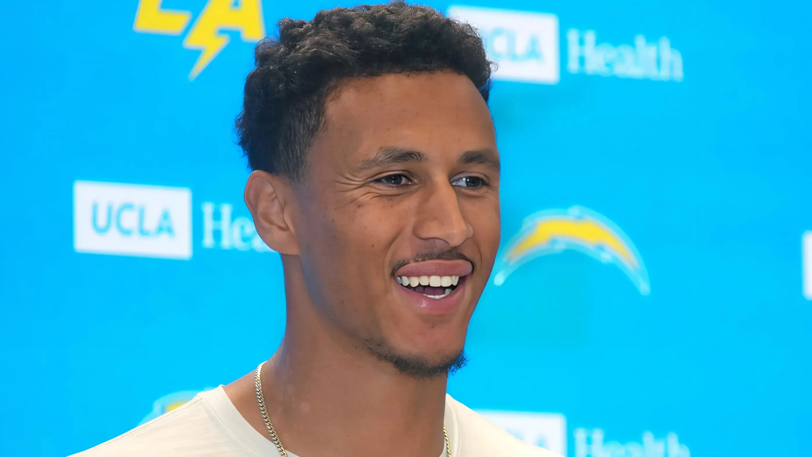 Commanders fans stunned as media throws lovefest for massive draft bust