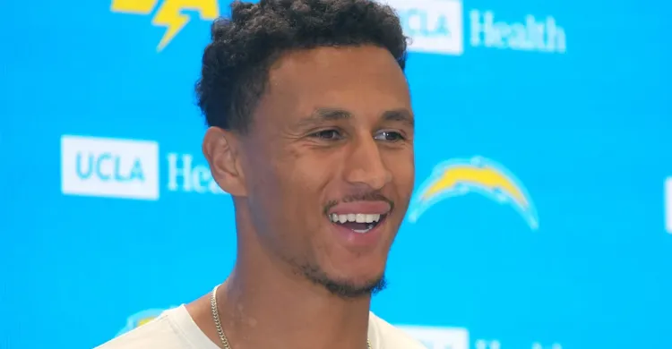 Commanders fans stunned as media throws lovefest for massive draft bust