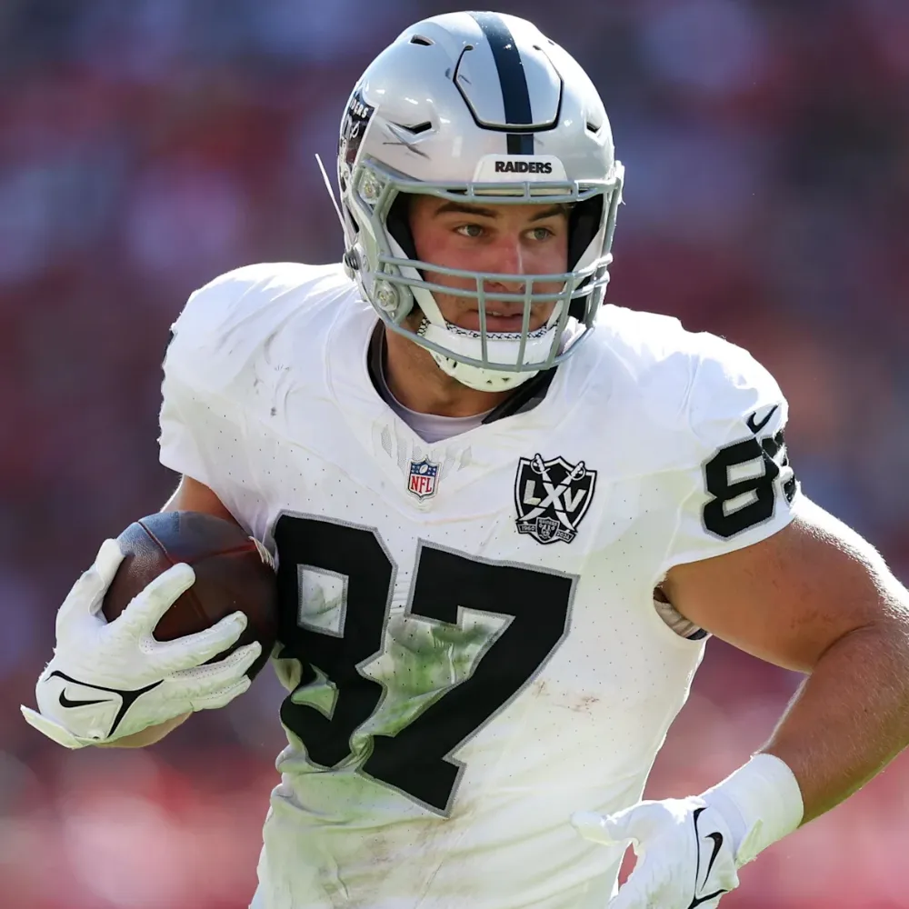 JAGUARS TRADE WHISPER – The One Move Jacksonville Still Has to Make to Unlock Their Offense in 2025 - suong JAGUARS TRADE WHISPER – The One Move Jacksonville Still Has to Make to Unlock Their Offense in 2025 - suong