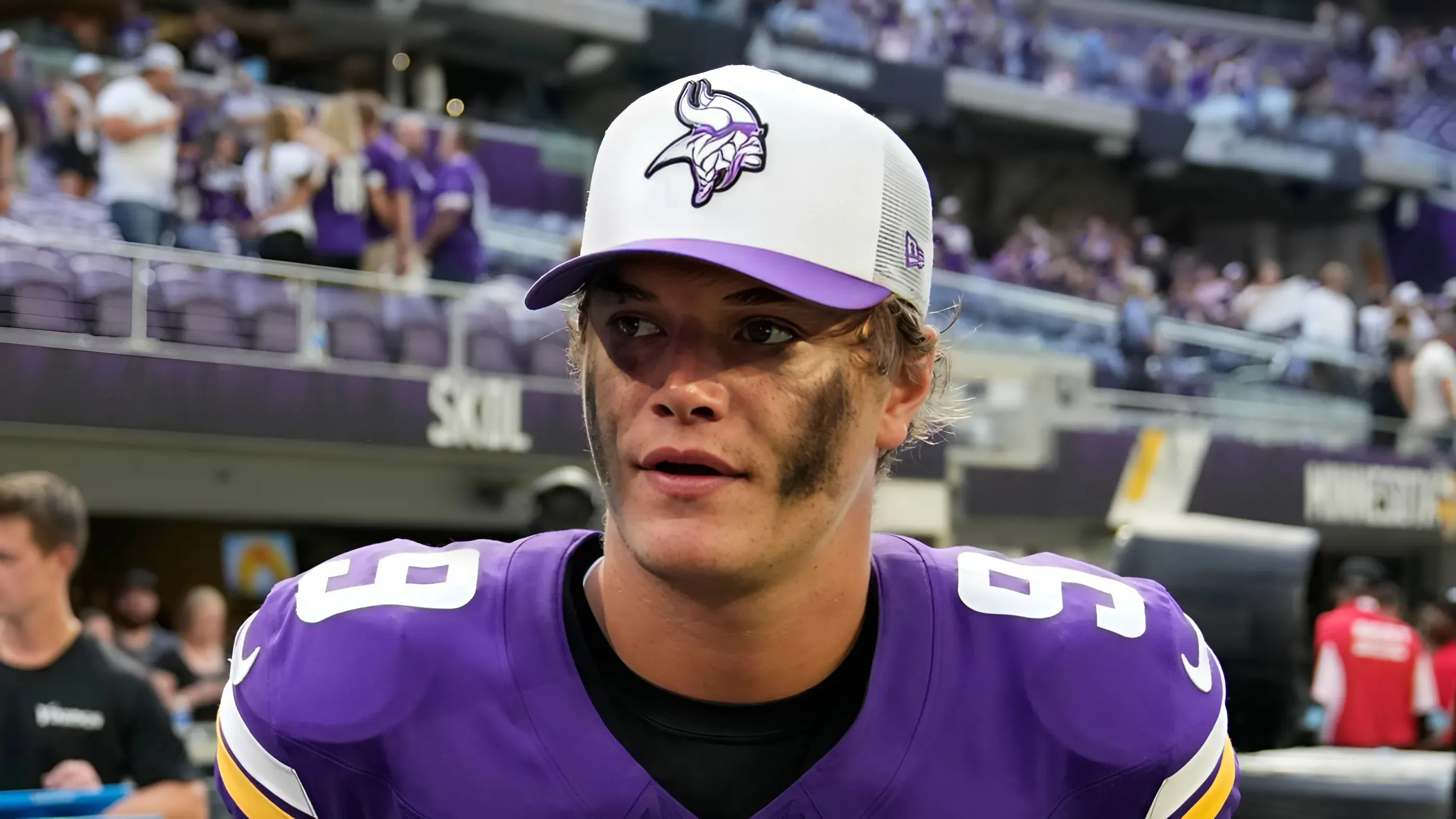 Vikings DT compares J.J. McCarthy to Josh Allen as an emerging leader