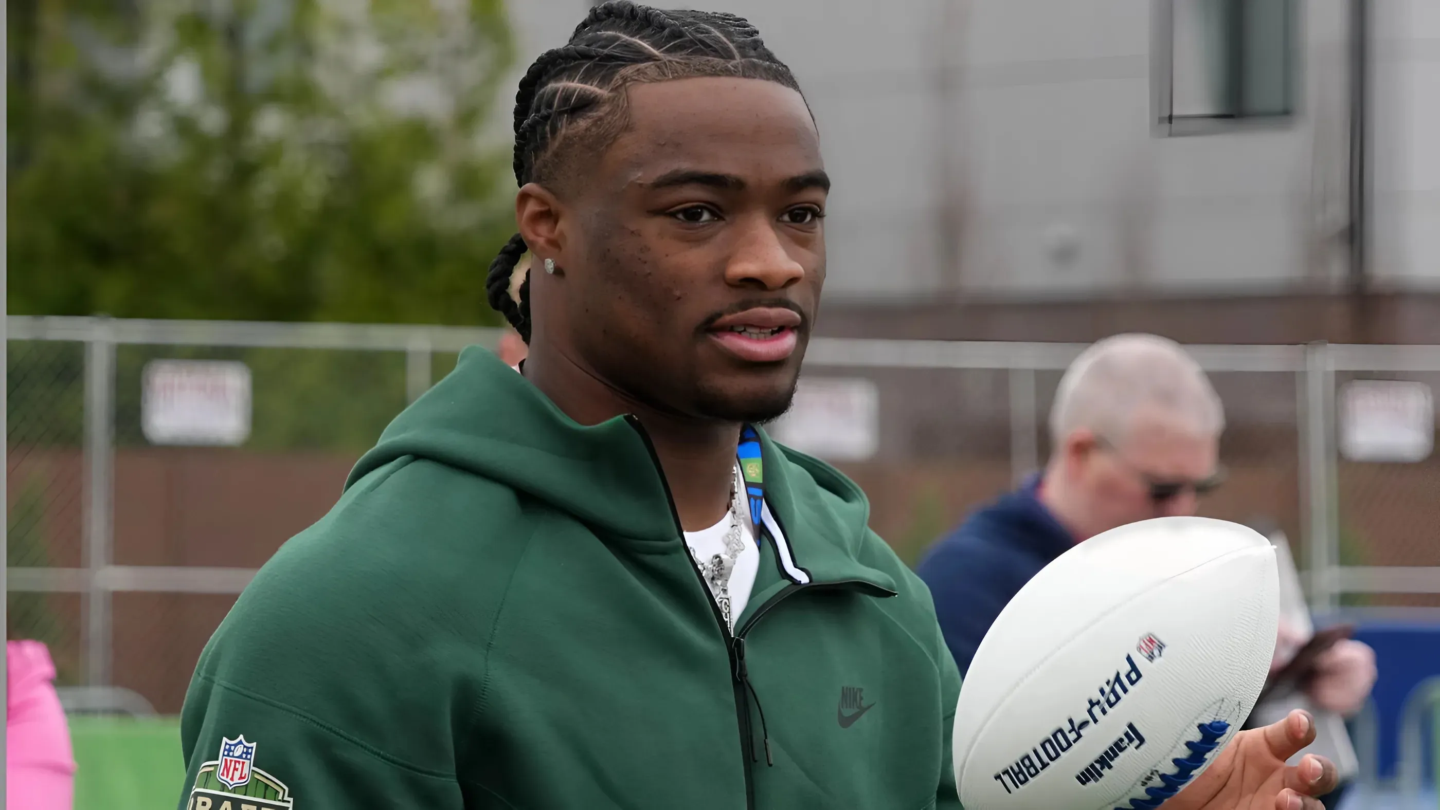 NFL insider lays out nightmare path for Jalen Milroe to leapfrog Sam Darnold NFL insider lays out nightmare path for Jalen Milroe to leapfrog Sam Darnold