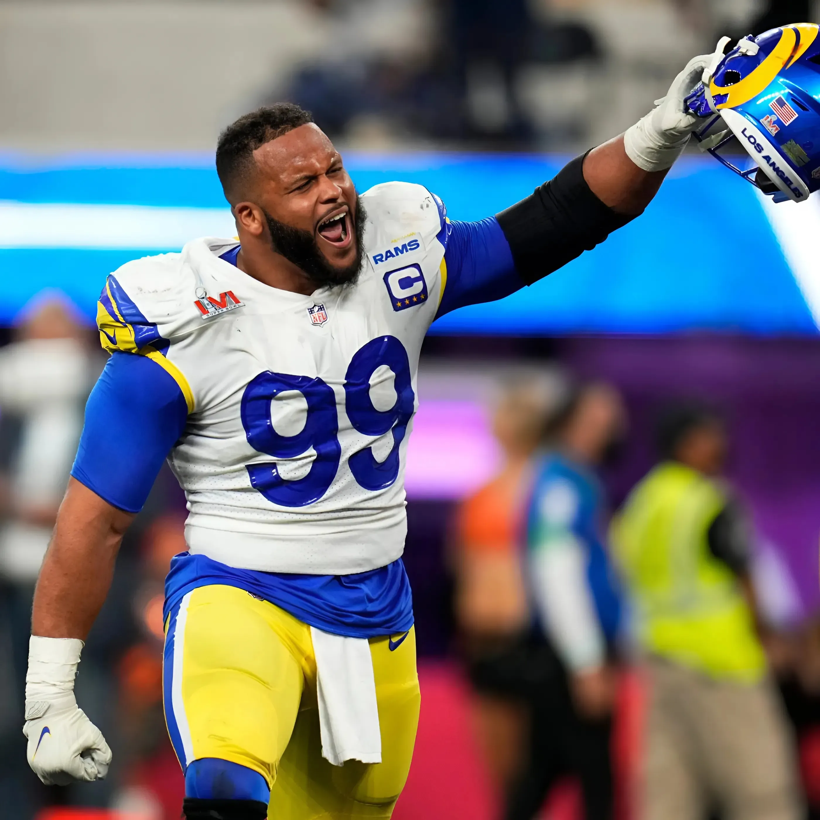 Rams Pro Bowler Puts Pressure on Super Bowl Champion After Comments