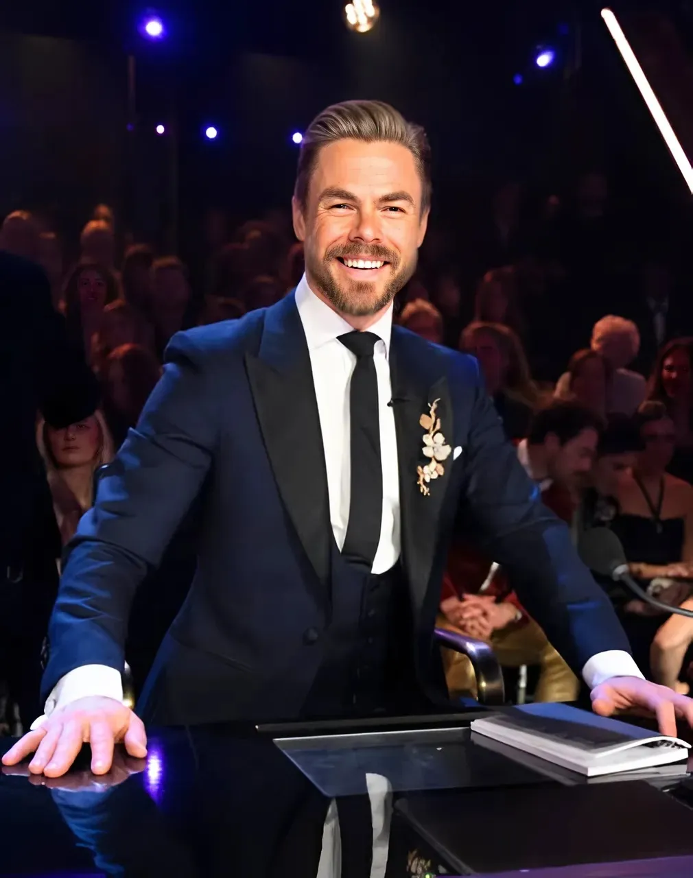 “This Journey Means Everything to Me” — Derek Hough’s 20-Year ‘DWTS’ Tribute Leaves Fans in Tears