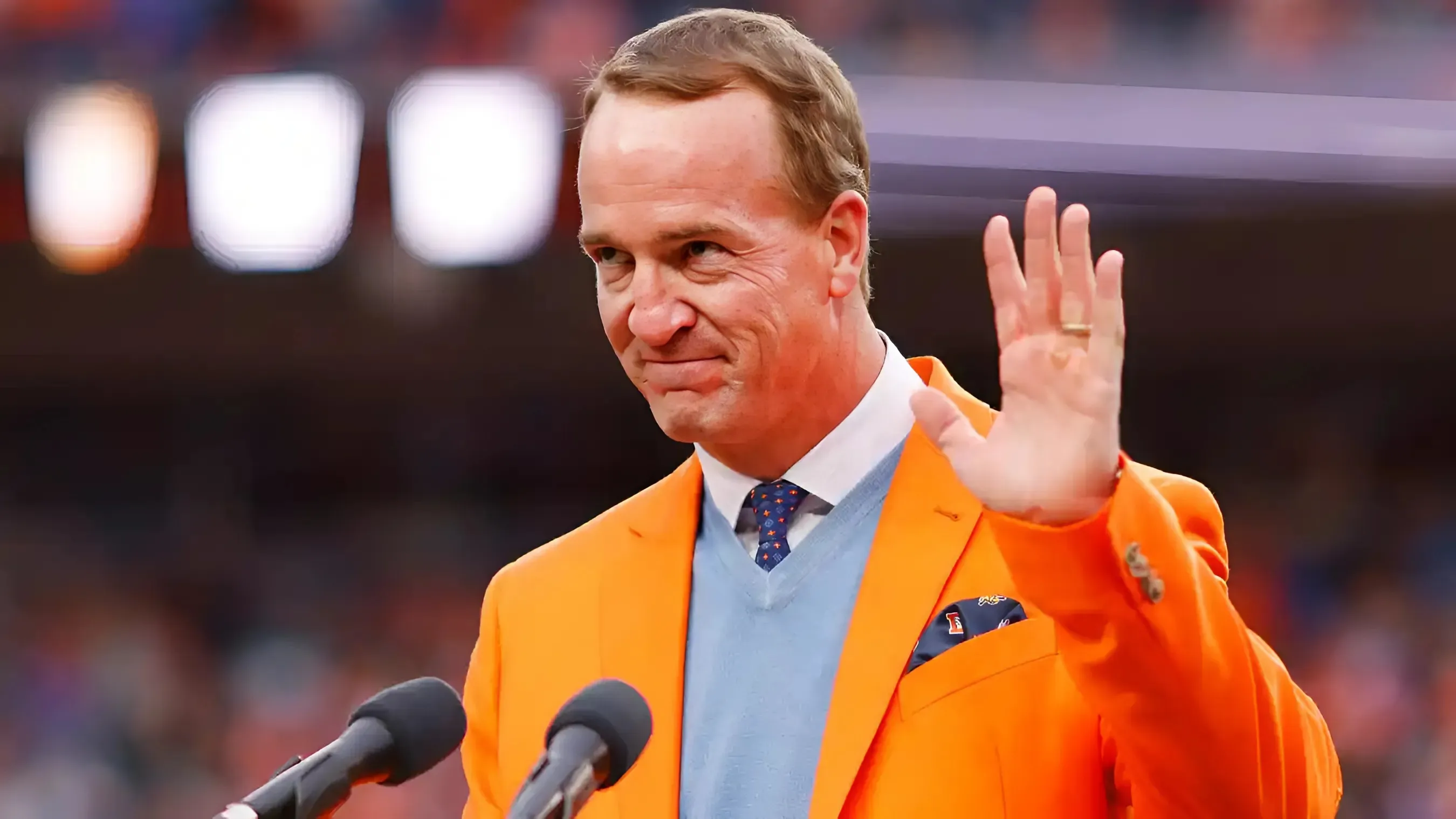 Peyton Manning Spends Time with 2025 Broncos Rookie Class
