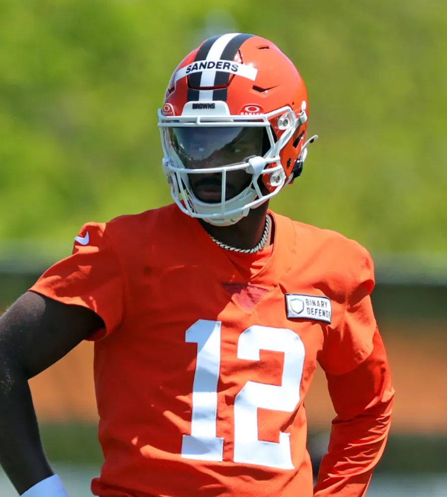 Shedeur Sanders Wows Browns with Poise, Work Ethic, and Locker Room Impact