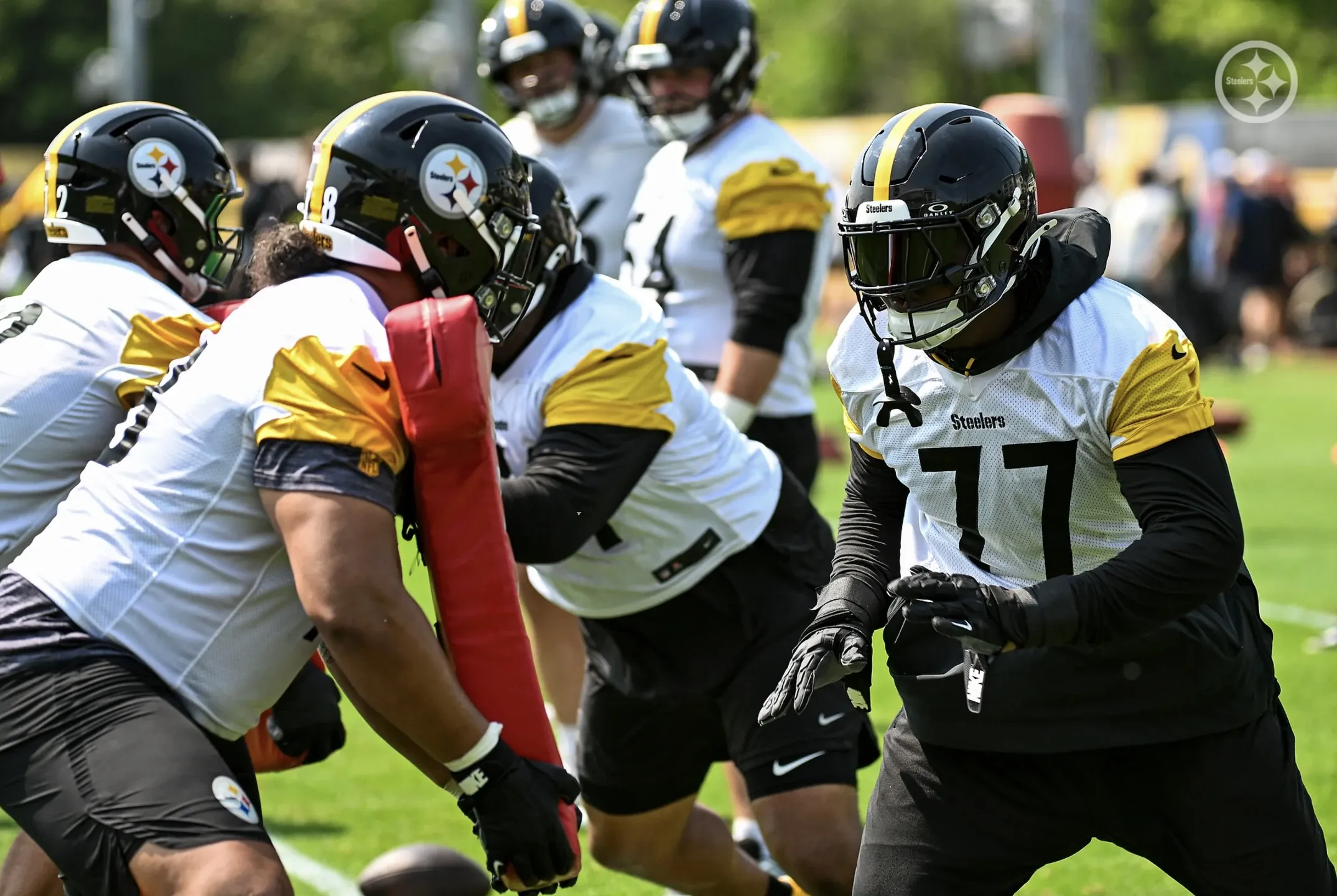 Steelers' Broderick Jones discusses narrative about Aaron Rodgers missing springtime practices