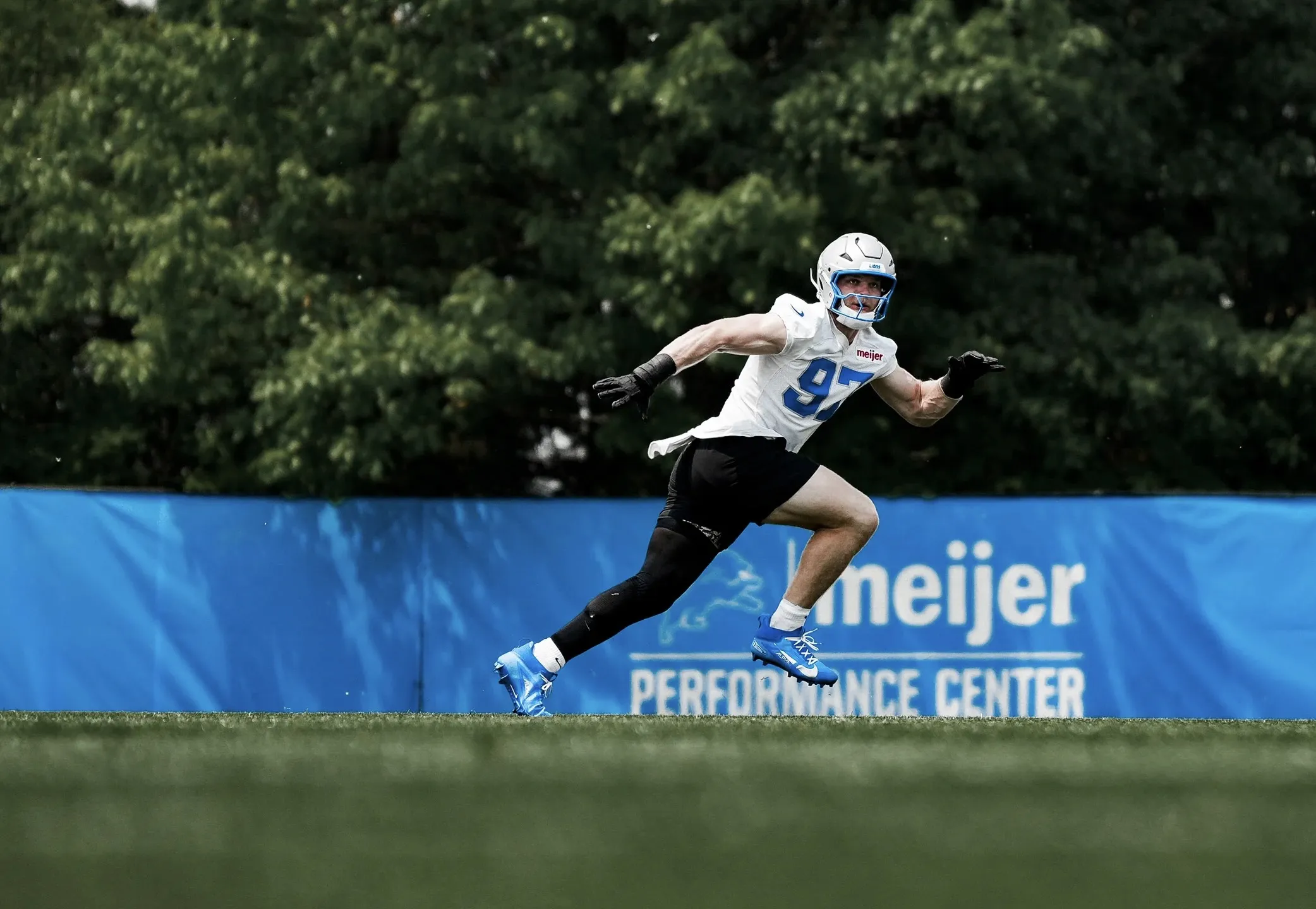 Prediction for Aidan Hutchinson extension is against the grain, but explainable
