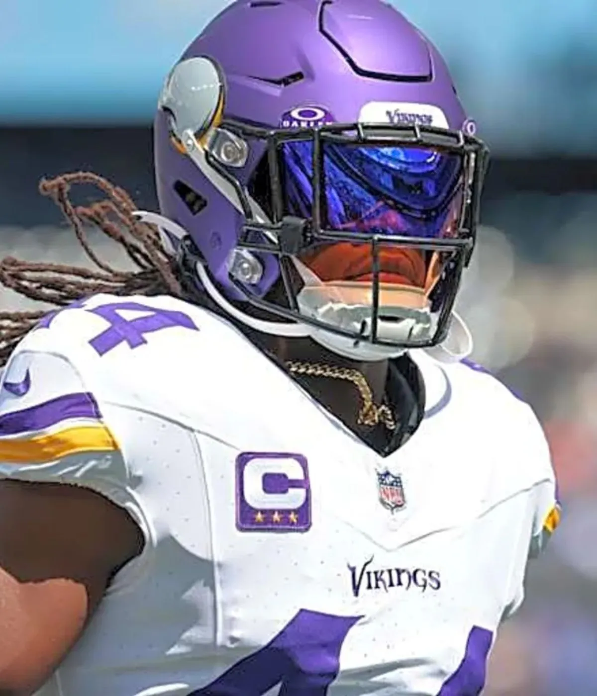 Key Vikings defender 'holding in' as he awaits contract extension?