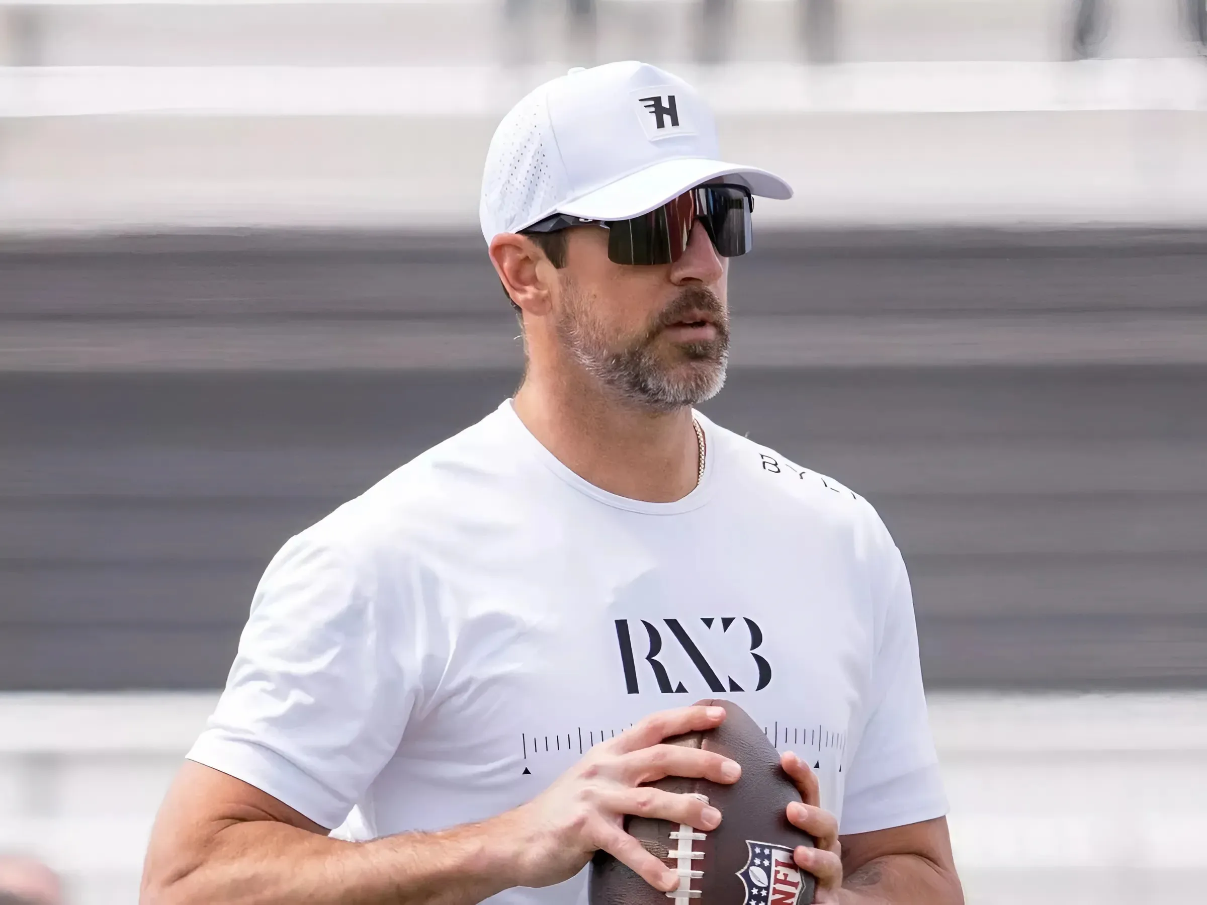 Steelers-Aaron Rodgers Contract Details Surface