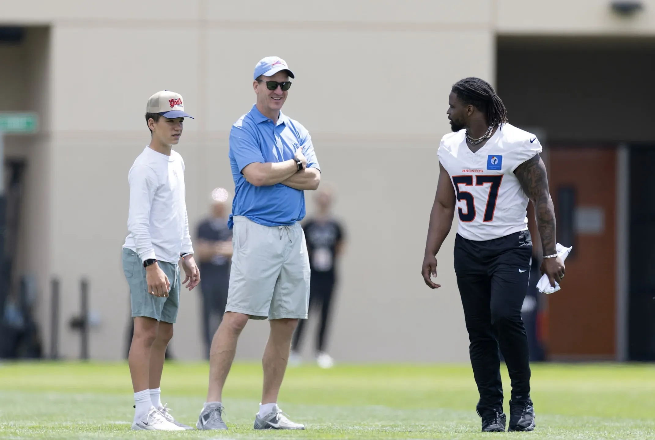 Peyton Manning Spends Time with 2025 Broncos Rookie Class