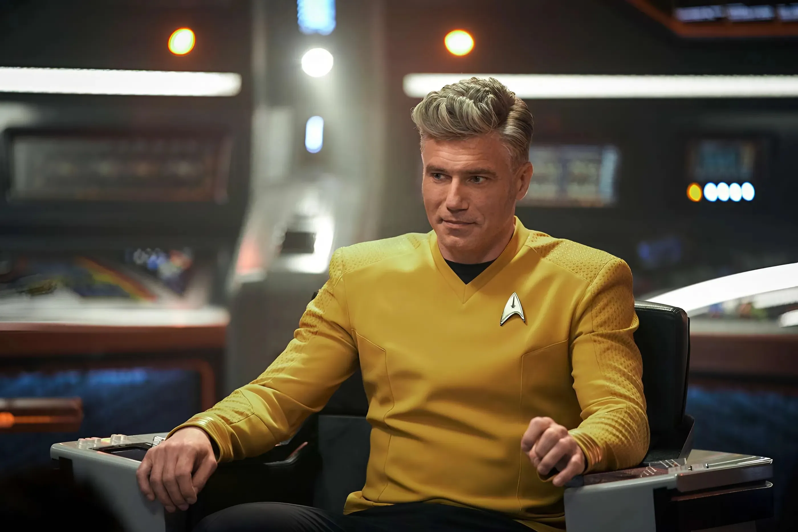 William Shatner & Anson Mount Hilariously Debate Who Really Replaced Star Trek’s Original Captain Pike