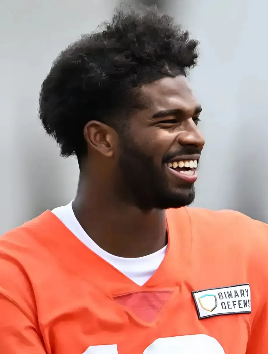 Shedeur Sanders’ Awkward Exchange With Joe Flacco Turns Heads