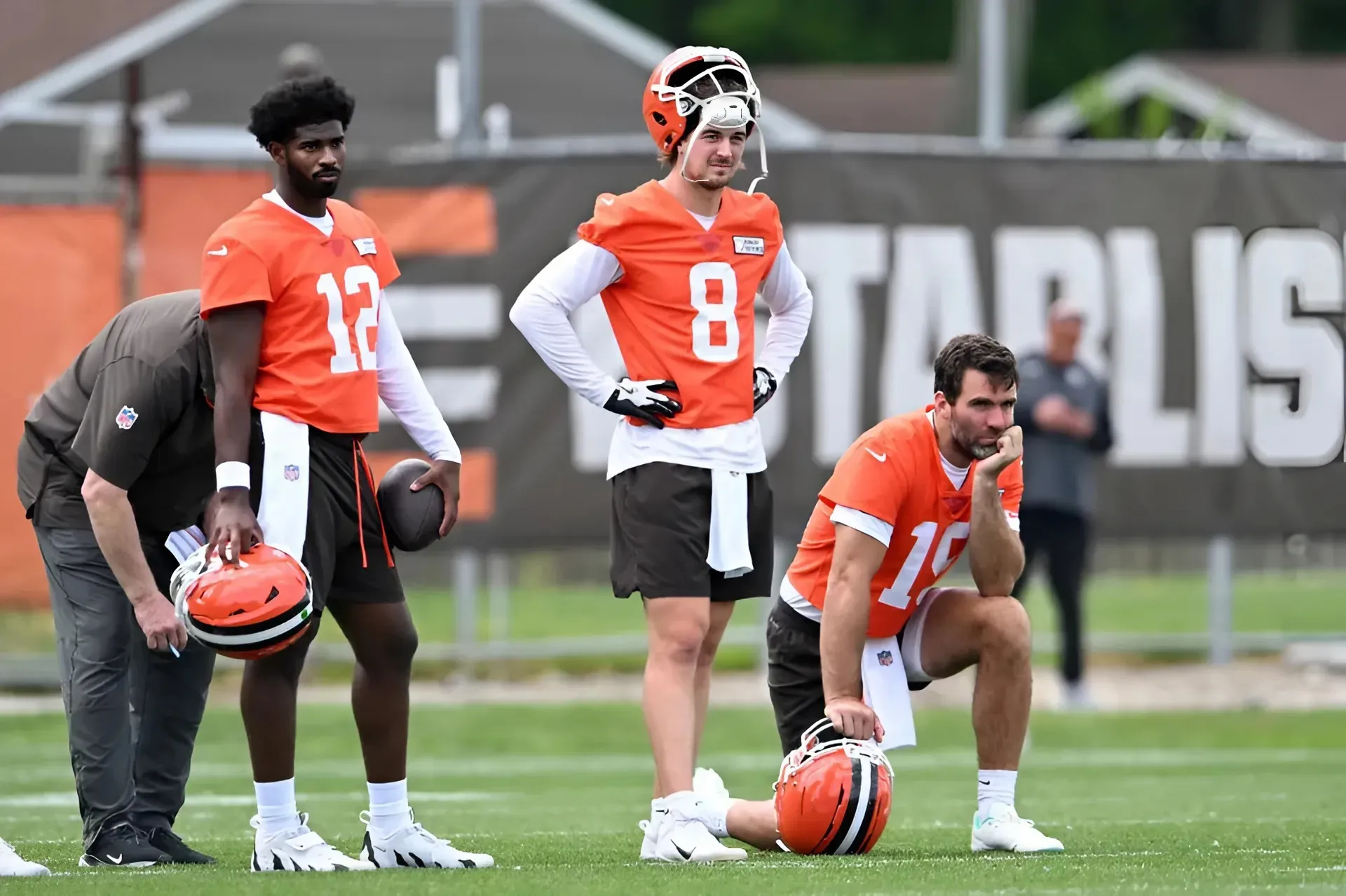 Shedeur Sanders’ Awkward Exchange With Joe Flacco Turns Heads