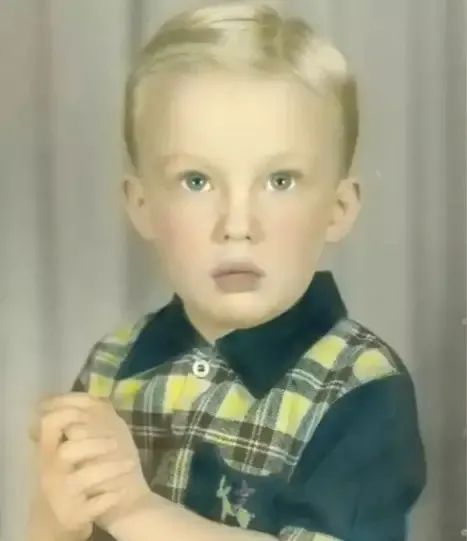 4. This Boy Became One of the Most Recognizable Men Today: The Transformation of Donald Trump 4. This Boy Became One of the Most Recognizable Men Today: The Transformation of Donald Trump