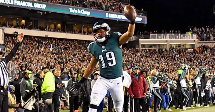Golden Tate shares tense relationship between Carson Wentz and Nick Foles