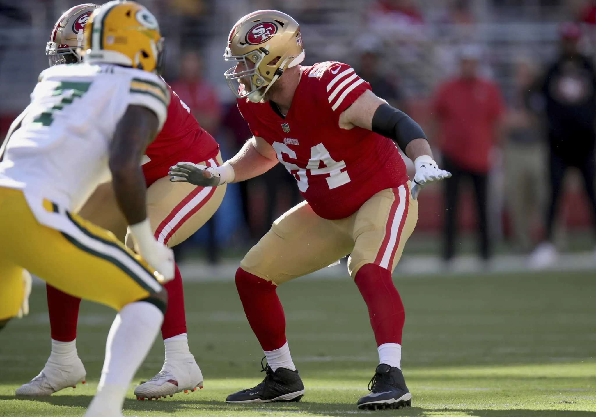 49ers center earns amazing compliment from his position coach