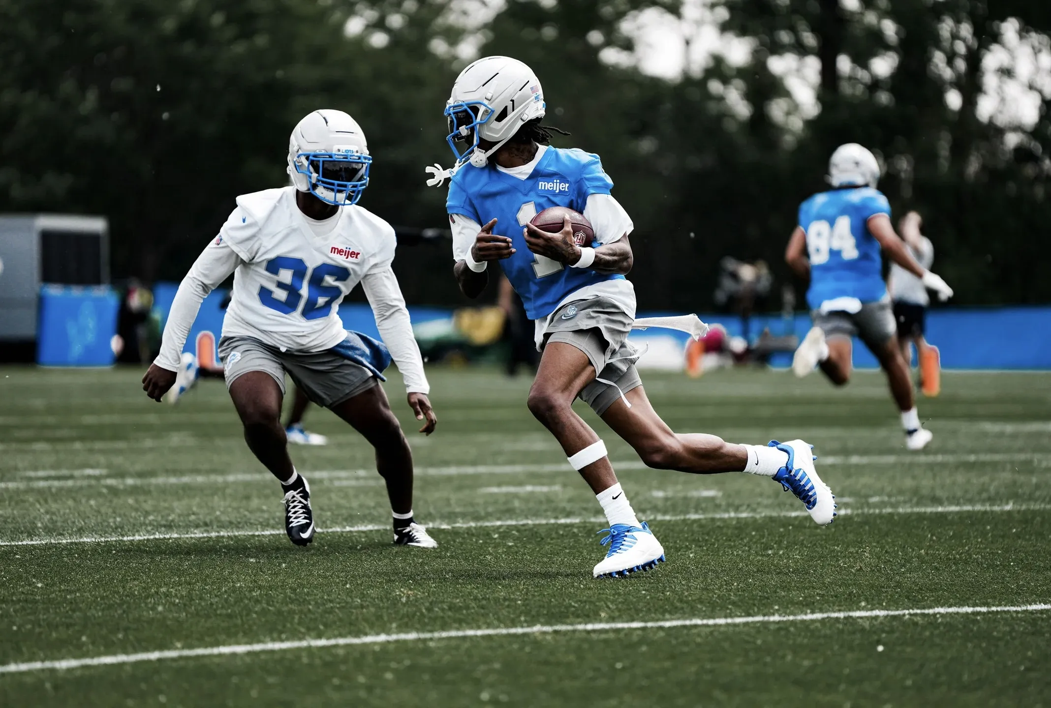 It's only OTAs but the Jahmyr Gibbs and Jameson Williams hype trains are taking off