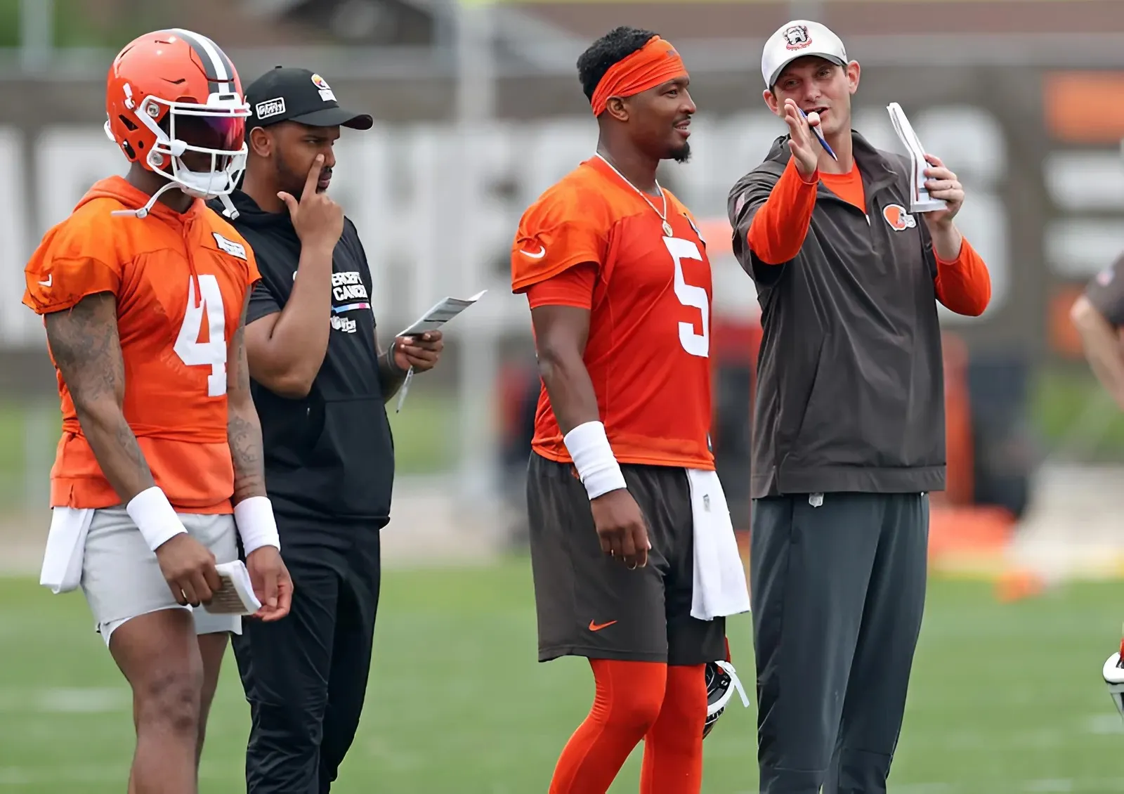Browns Predicted to Dump QB After Early Struggles