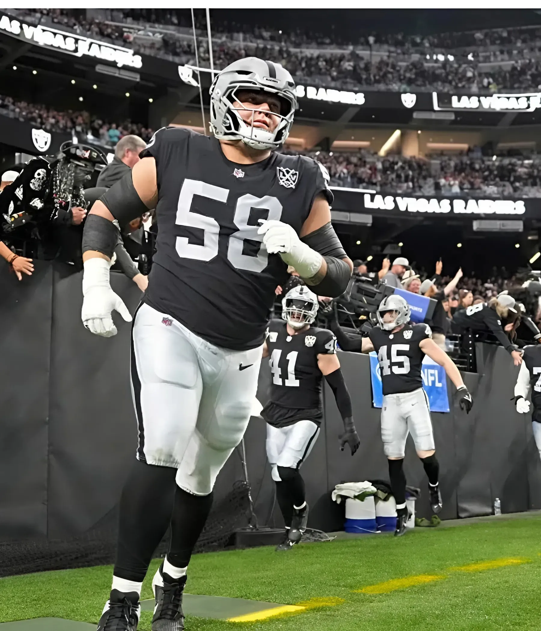 Raiders' OL Reveals Significant Offseason Change at OTAs